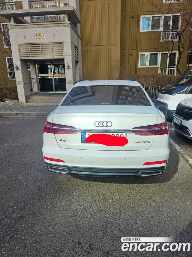 Audi A6 (C8) Premium, 2023 1