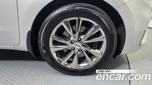 Kia The / новый New Carnival Prestige, 2019 все фото