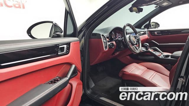 Porsche Cayenne (PO536), 2020 10