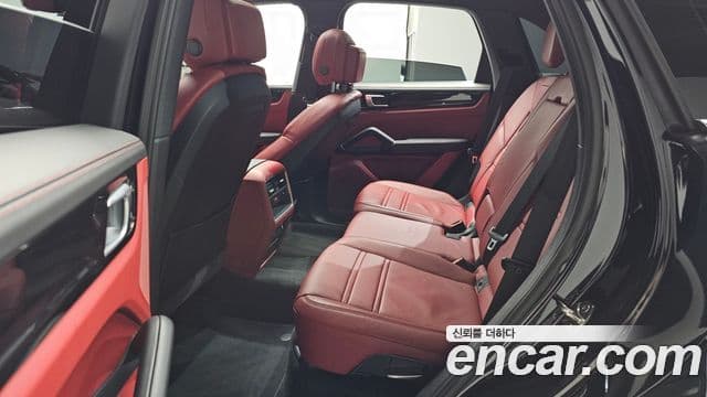 Porsche Cayenne (PO536), 2020 12