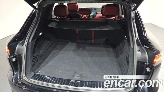 Porsche Cayenne (PO536), 2020 20