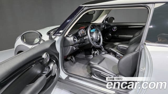 Mini Cooper 3세대, 2017 10