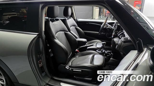 Mini Cooper 3세대, 2017 12