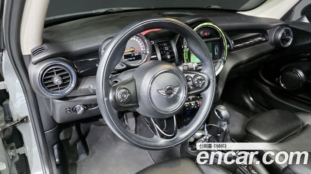 Mini Cooper 3세대, 2017 13