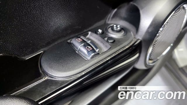 Mini Cooper 3세대, 2017 17