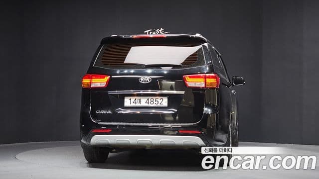 Kia All New Carnival Noblesse, 2016 4