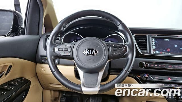 Kia All New Carnival Noblesse, 2016 13