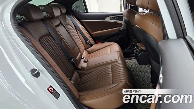 Genesis G70 Elite, 2019 12