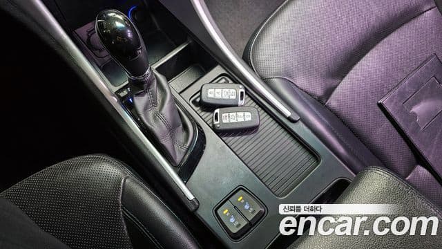 Hyundai Sonata гибрид Premier, 2013 9