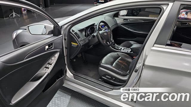 Hyundai Sonata гибрид Premier, 2013 11