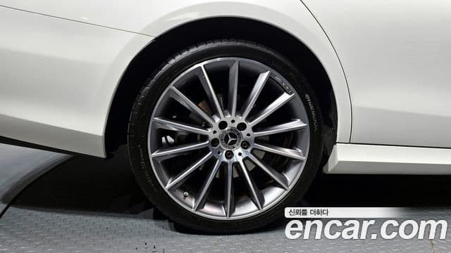 Mercedes-Benz E-класс W213 AMG Line, 2022 все фото