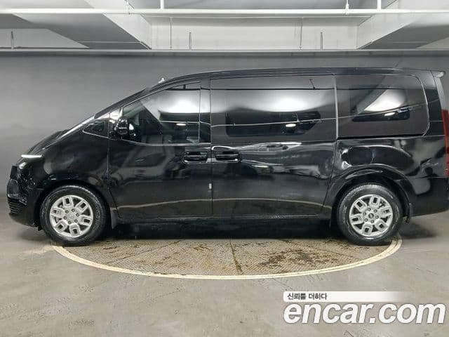 Hyundai Staria Modern, 2025 2