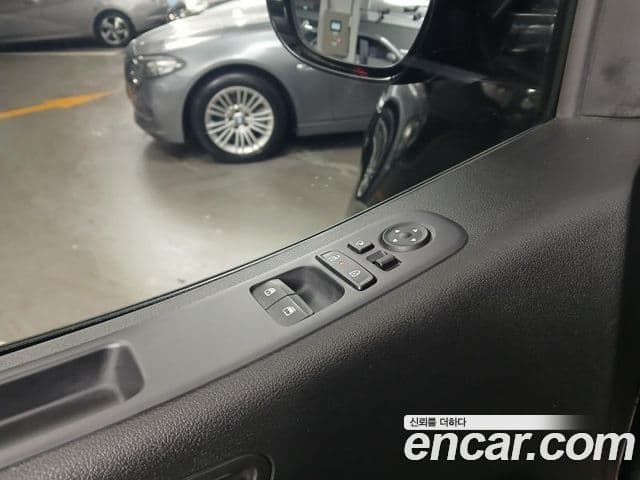 Hyundai Staria Modern, 2025 12