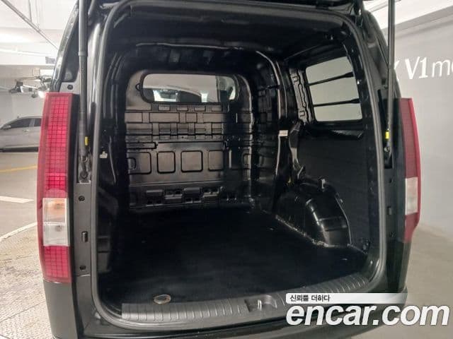 Hyundai Staria Modern, 2025 17