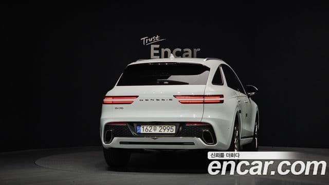 Genesis GV70, 2022 4