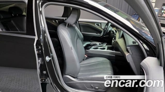 Kia K8 Trendy(арендный автомобиль), 2023 12