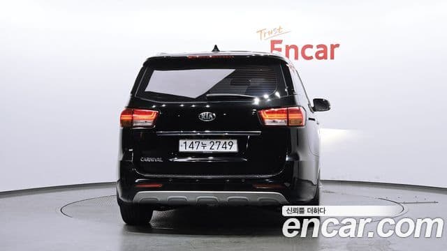 Kia All New Carnival Prestige, 2015 4