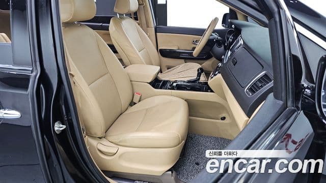 Kia All New Carnival Prestige, 2015 10