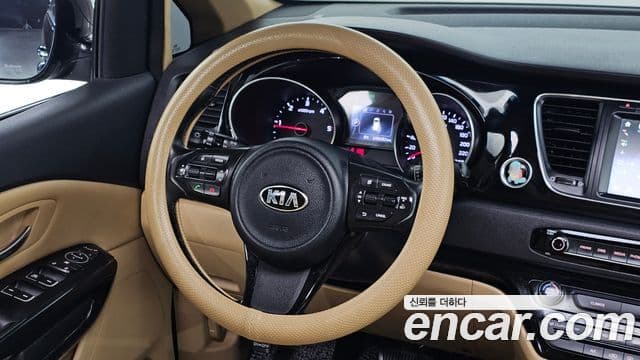 Kia All New Carnival Prestige, 2015 13
