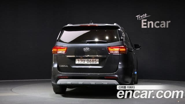 Kia All New Carnival Noblesse, 2016 4