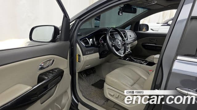 Kia All New Carnival Noblesse, 2016 10