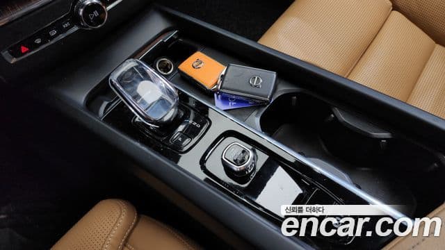 Volvo XC60 2세대 T8 Ultimate Bright, 2022 9