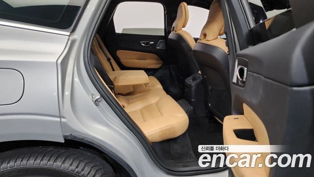 Volvo XC60 2세대 T8 Ultimate Bright, 2022 12