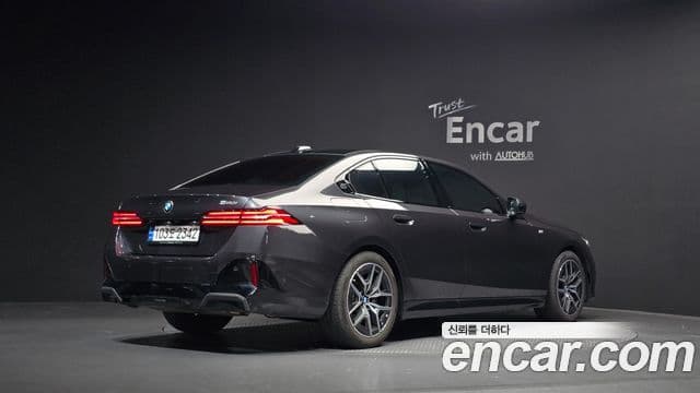 BMW 5시리즈 (G60) 520i M Sport, 2024 2