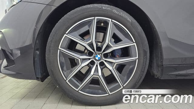BMW 5시리즈 (G60) 520i M Sport, 2024 все фото