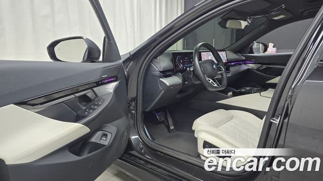 BMW 5시리즈 (G60) 520i M Sport, 2024 10