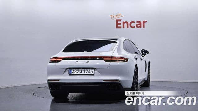 Porsche Panamera (971), 2018 4