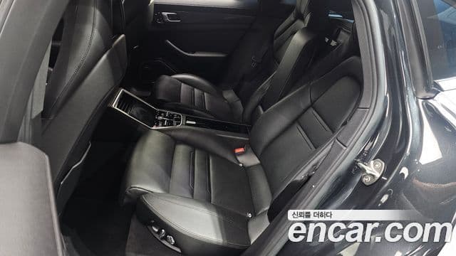 Porsche Panamera (971), 2018 12