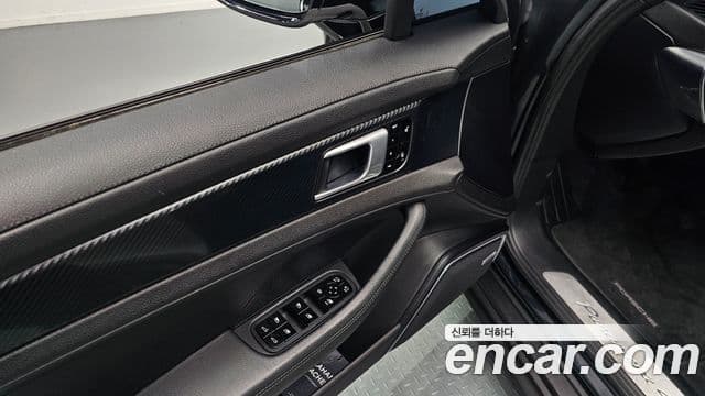 Porsche Panamera (971), 2018 17