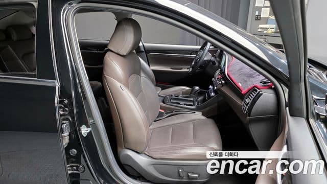 Hyundai Grandeur IG Premium, 2018 12