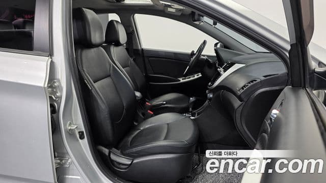 Hyundai Accent(новый кузов / новое поколение) Premium, 2015 11