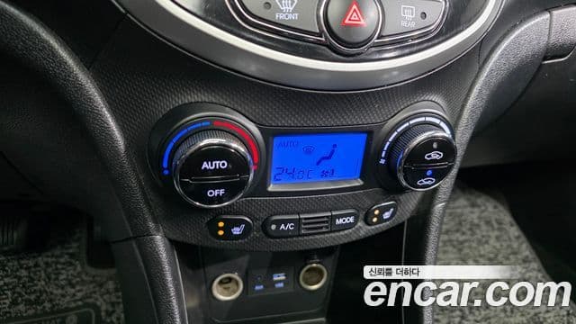 Hyundai Accent(новый кузов / новое поколение) Premium, 2015 16