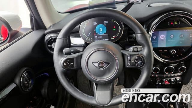 Mini Cooper 3세대, 2023 13