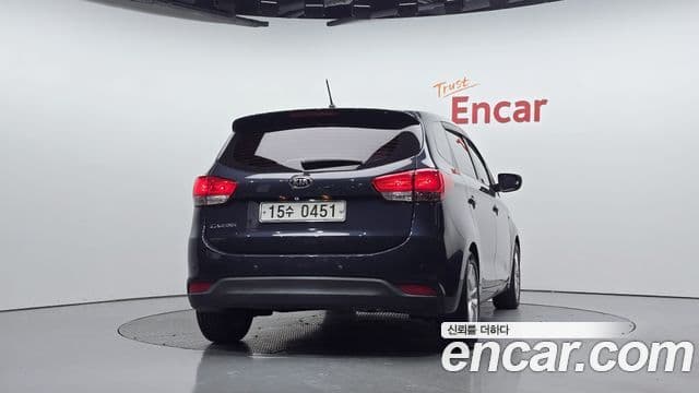 Kia All New Carens 1.7 VGT Deluxe, 2014 4