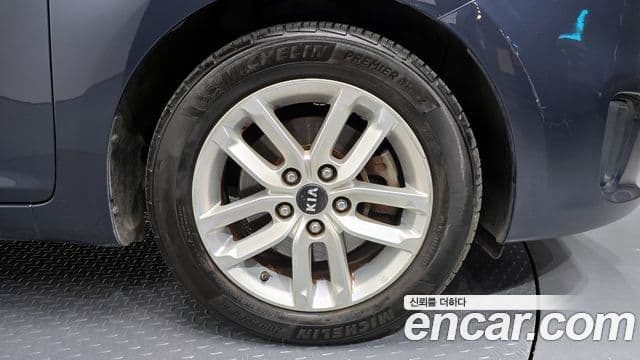 Kia All New Carens 1.7 VGT Deluxe, 2014 все фото