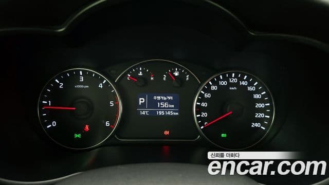 Kia All New Carens 1.7 VGT Deluxe, 2014 8