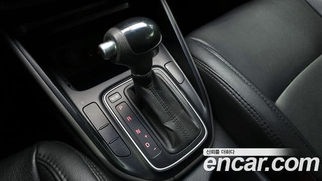 Kia All New Carens 1.7 VGT Deluxe, 2014 9