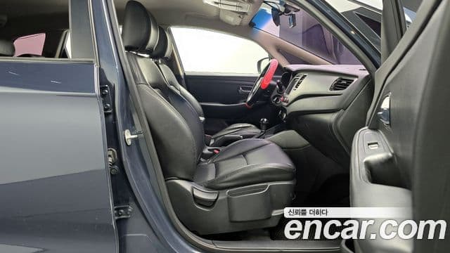 Kia All New Carens 1.7 VGT Deluxe, 2014 10