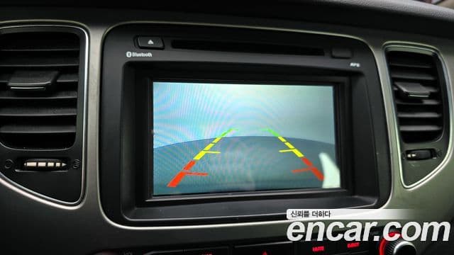 Kia All New Carens 1.7 VGT Deluxe, 2014 15