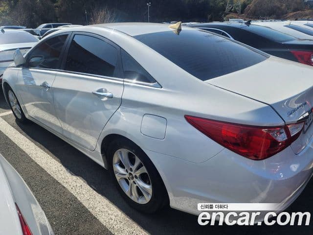 Hyundai YF Sonata люксовая версия, 2011 6