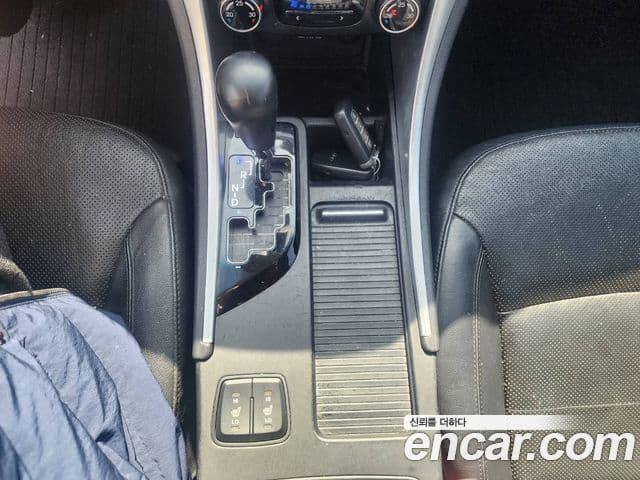 Hyundai YF Sonata люксовая версия, 2011 9