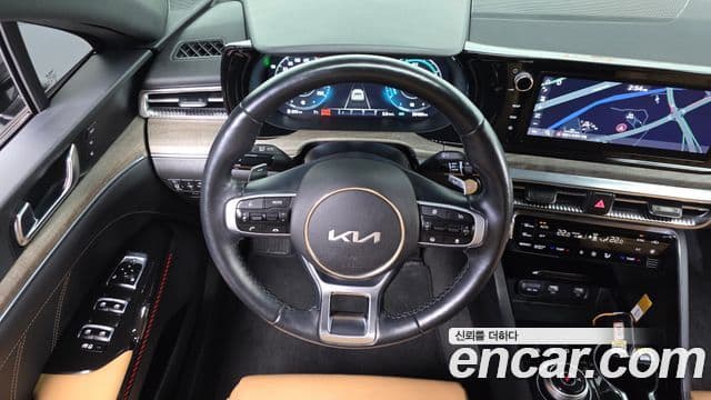 Kia K5 гибрид 3세대 Signature, 2023 13