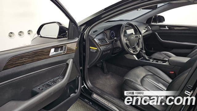 Hyundai LF Sonata Special, 2016 10