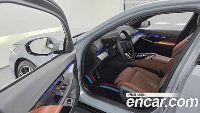 BMW 5시리즈 (G60) 530i xDrive M Sport, 2024 11