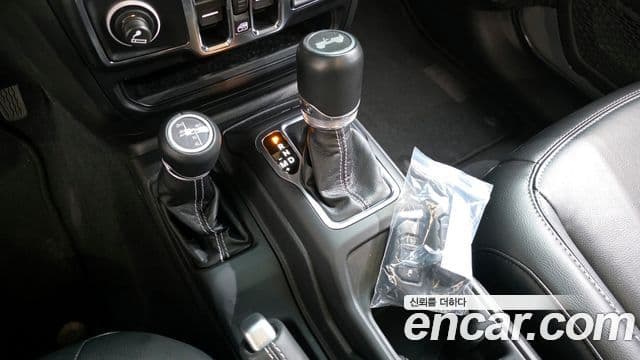 Jeep Wrangler (JL) 2.0 Overland 4도어, 2022 9