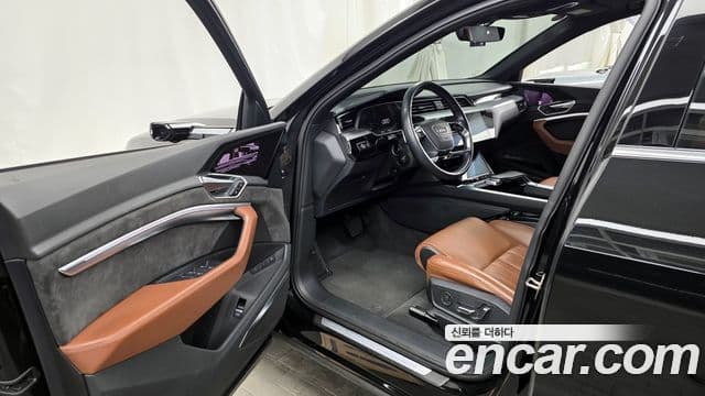 Audi e-Tron, 2020 10